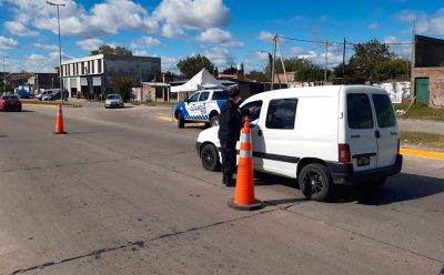 10 DETENIDOS EN CONTROLES POLICIALES