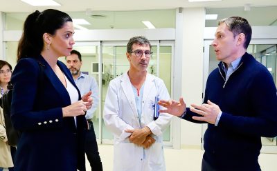 FERNANDO GRAY RECORRIÓ EL HOSPITAL DEL BICENTENARIO CON LUANA VOLNOVICH