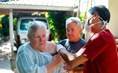 EL MUNICIPIO VACUNÓ A MÁS DE 800 ADULTOS MAYORES