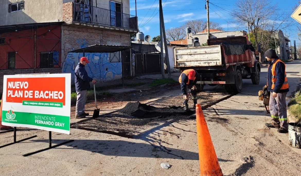 EL MUNICIPIO CONTINÚA CON LOS TRABAJOS DE BACHEO EN EL JAGÜEL