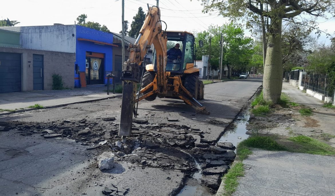 EL MUNICIPIO DE ESTEBAN ECHEVERRÍA CONTINÚA CON OBRAS DE BACHEO EN HORMIGÓN