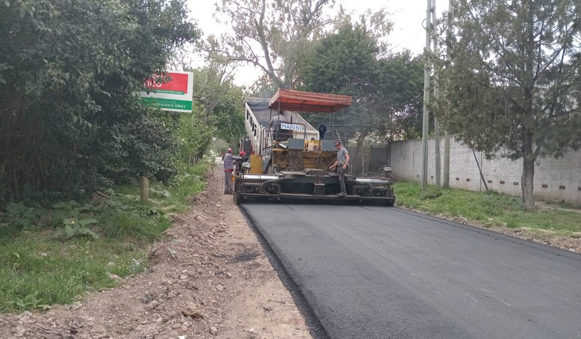 AVANZAN LOS TRABAJOS DE PAVIMENTACIÓN EN EL DISTRITO