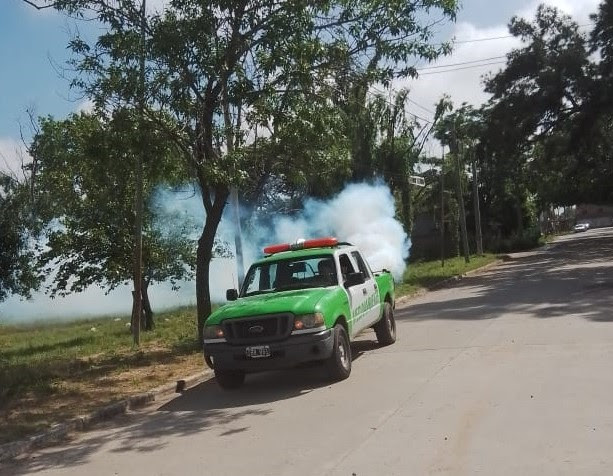 AVANZAN LAS TAREAS DE FUMIGACIÓN EN LUIS GUILLÓN, EL JAGÜEL, MONTE GRANDE SUR Y MONTE GRANDE