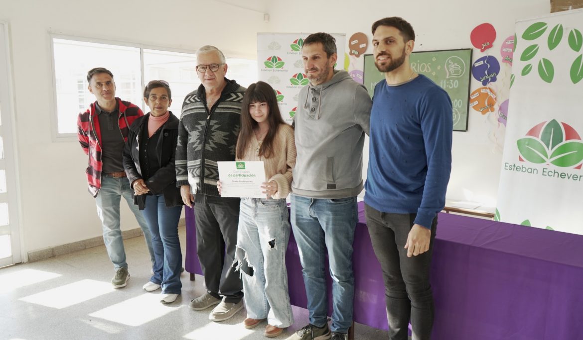 VECINAS Y VECINOS RECIBIERON SUS CERTIFICADOS DE FINALIZACIÓN DEL CURSO MUNICIPAL DE MANIPULACIÓN SEGURA DE ALIMENTOS