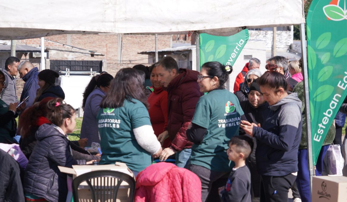 FERNANDO GRAY RECORRIÓ EL OPERATIVO MUNICIPAL DE RECARGA DE GARRAFAS A PRECIO SOCIAL