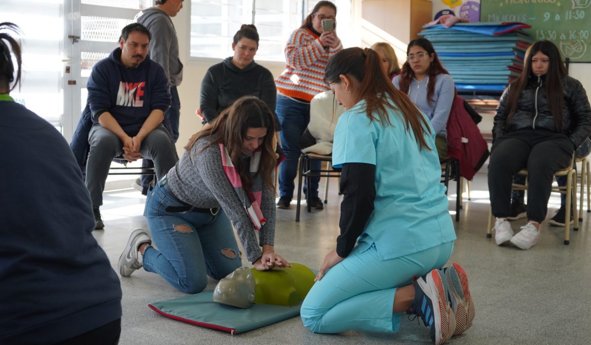 EL MUNICIPIO REALIZÓ UNA CAPACITACIÓN DE RCP EN LUIS GUILLÓN