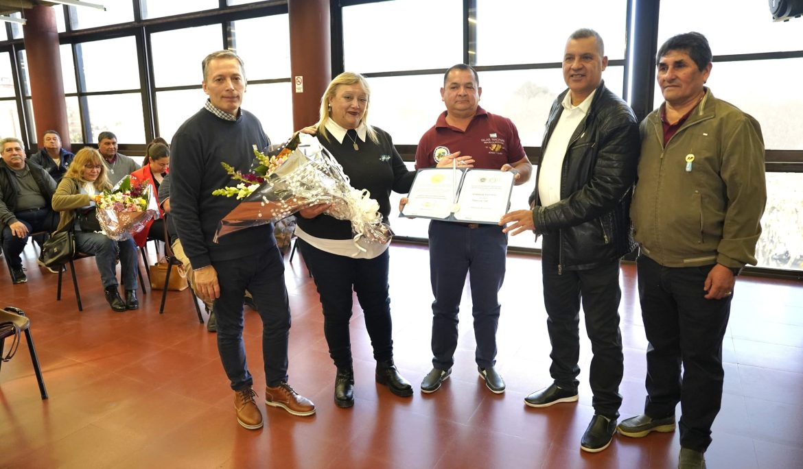 FERNANDO GRAY PARTICIPÓ DE UN HOMENAJE A MADRES DE VETERANOS DE LA GUERRA DE MALVINAS