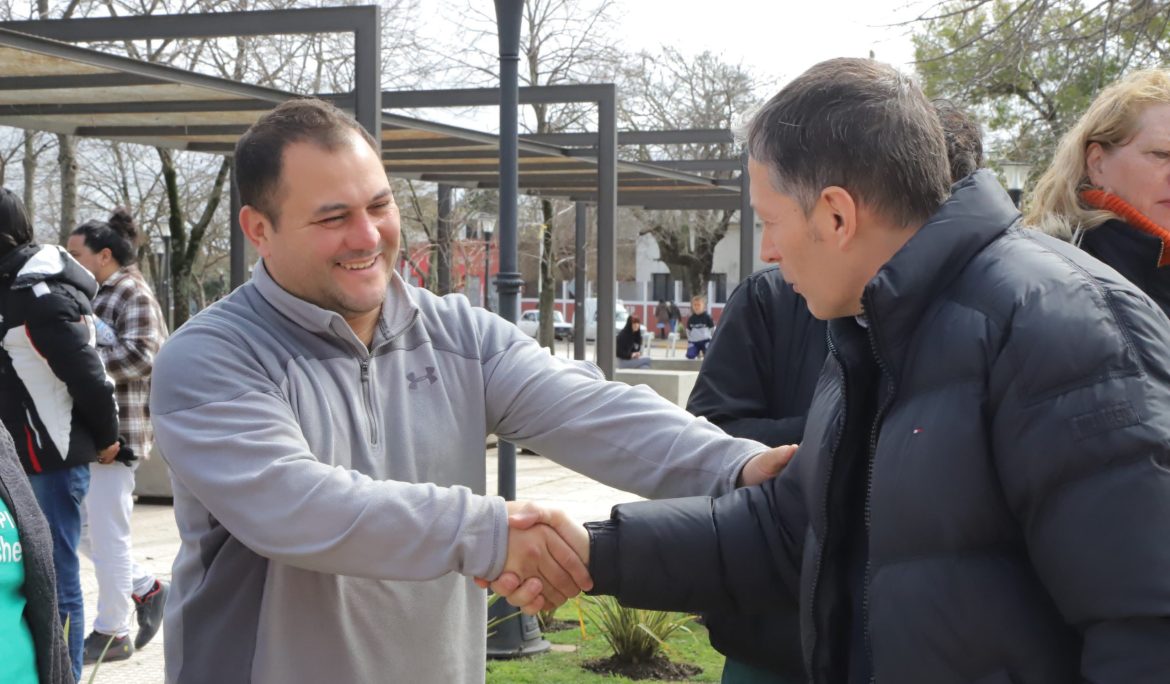 EL JAGÜEL: FERNANDO GRAY RECORRIÓ UN NUEVO OPERATIVO DE RECARGA DE GARRAFAS A VALOR SOCIAL