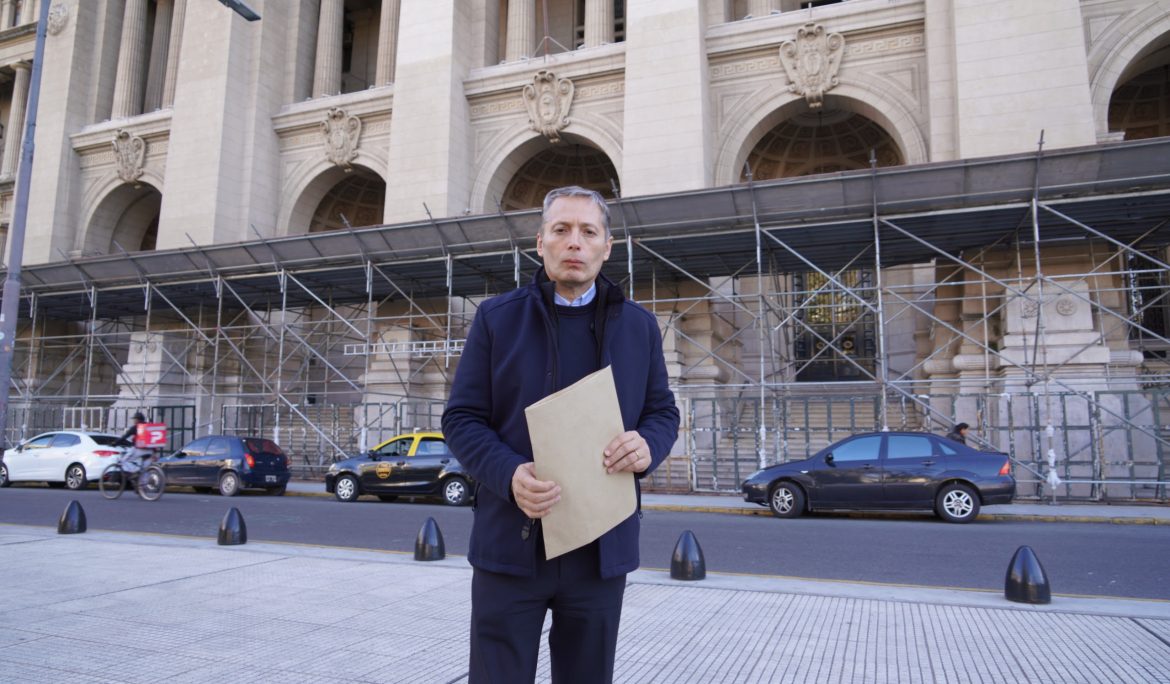 RED SUBE: FERNANDO GRAY PRESENTÓ UN RECURSO DE AMPARO POR LA ELIMINACIÓN DEL SUBSIDIO AL BOLETO INTEGRADO