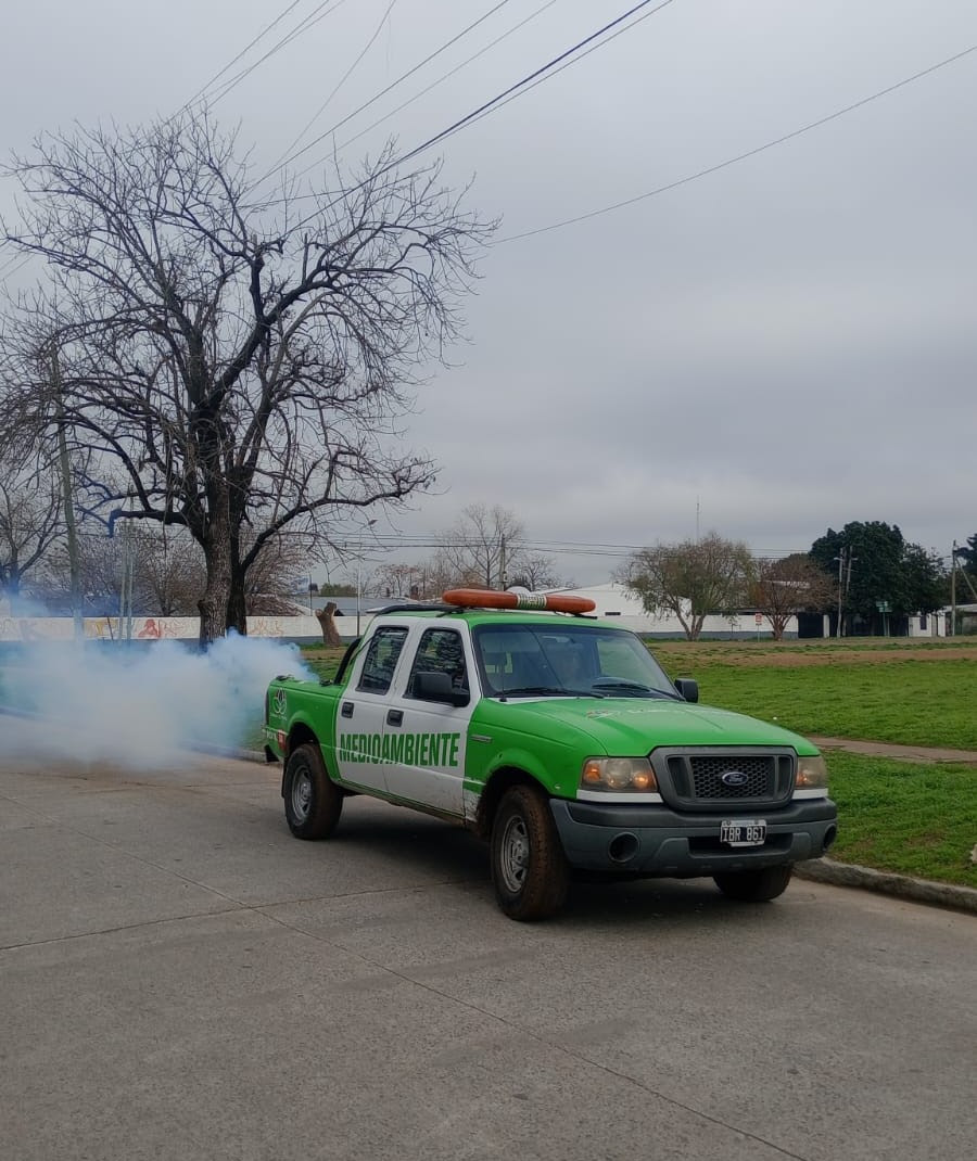 OPERATIVOS DE FUMIGACIÓN EN MONTE GRANDE Y LUIS GUILLÓN