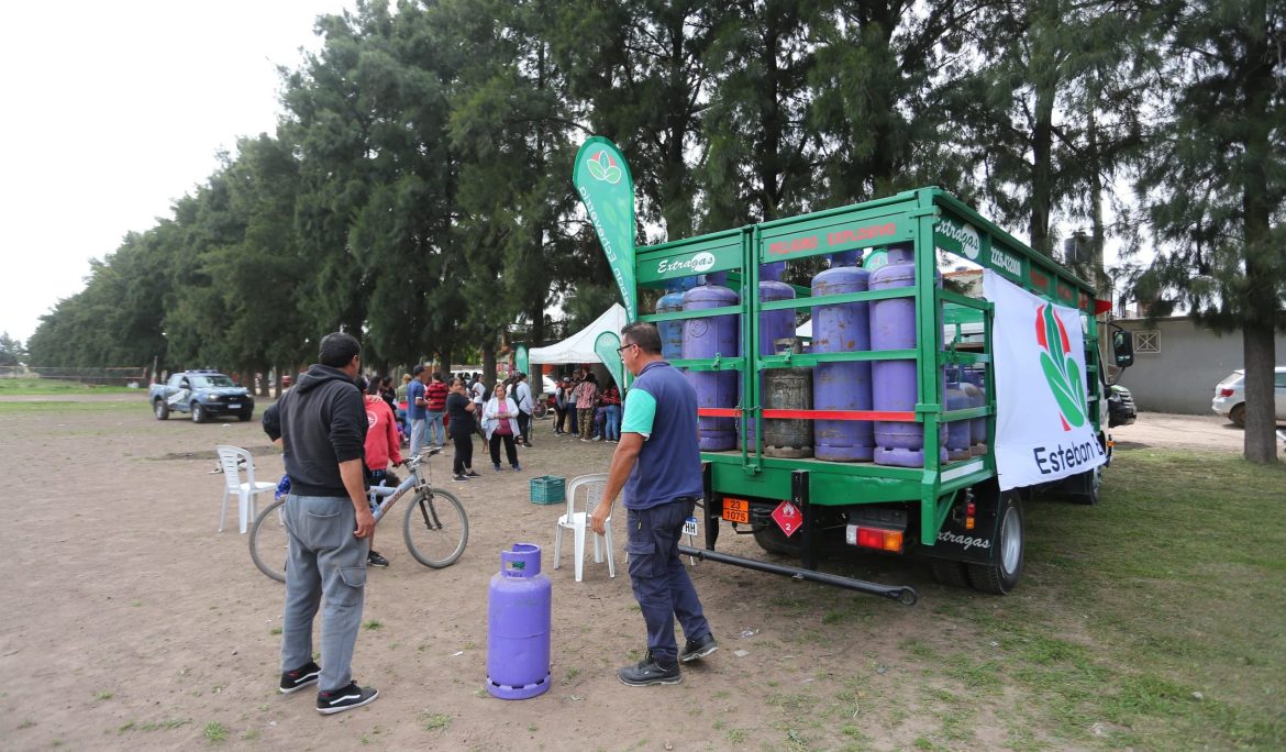 CONTINÚAN LOS OPERATIVOS DE RECARGA DE GARRAFAS EN DIVERSOS PUNTOS DEL DISTRITO