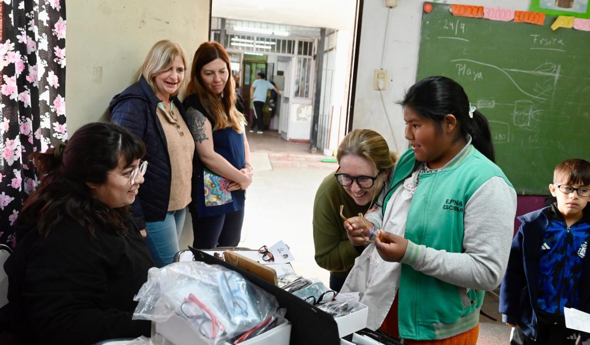 EL MUNICIPIO REALIZÓ CONTROLES VISUALES DEL PROGRAMA OFTALMOLÓGICO ECHEverRÍA EN ESCUELAS PRIMARIAS DE 9 DE ABRIL