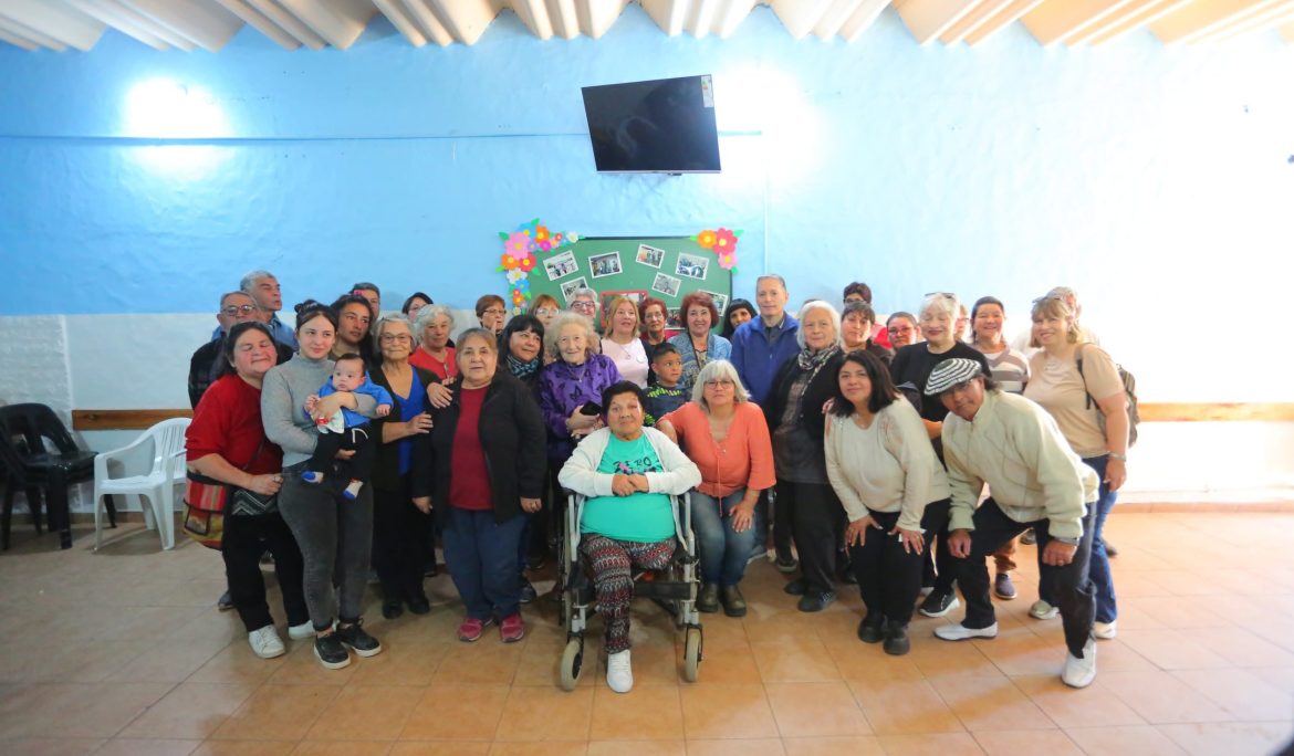 CANNING: FERNANDO GRAY PARTICIPÓ DEL HOMENAJE A LAS PRIMERAS AUTORIDADES QUE TUVO EL CENTRO DE JUBILADOS Y PENSIONADOS LA AMISTAD