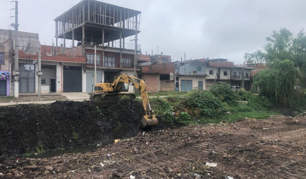 EL MUNICIPIO AVANZA CON LAS OBRAS DE SANEAMIENTO Y LIMPIEZA DEL ARROYO SANTA CATALINA