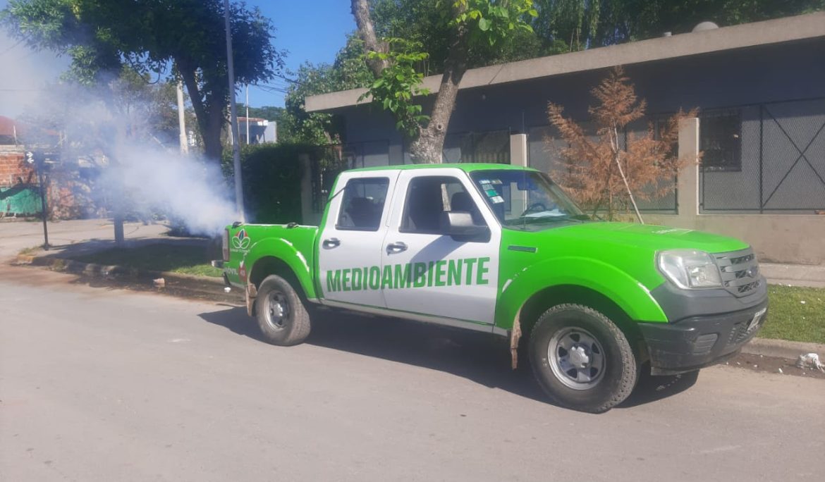 CONTINÚAN LOS OPERATIVOS DE FUMIGACIÓN EN EL DISTRITO