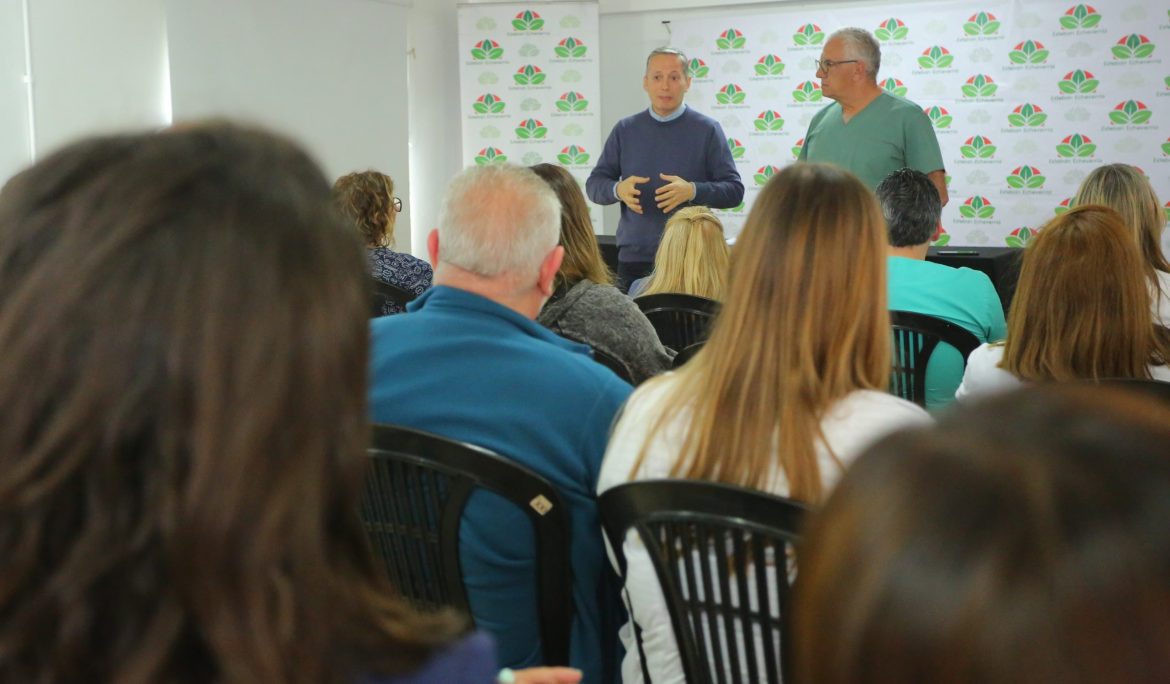 FERNANDO GRAY FIRMÓ UN DECRETO DE RECATEGORIZACIÓN DE PROFESIONALES DE LA SALUD