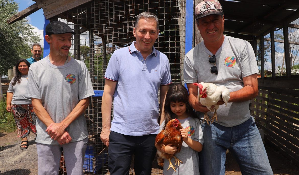 FERNANDO GRAY RECORRIÓ LA ASOCIACIÓN CIVIL EL PUENTE VERDE