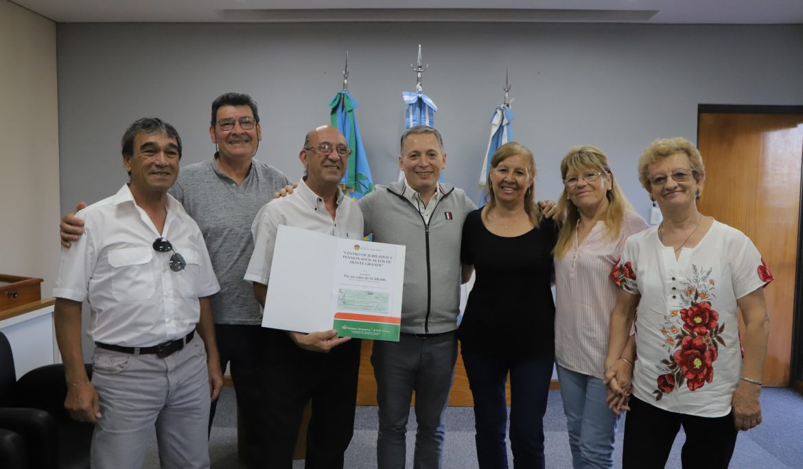 FERNANDO GRAY SE REUNIÓ CON REPRESENTANTES DEL CENTRO DE JUBILADOS Y PENSIONADOS ALTOS DE MONTE GRANDE