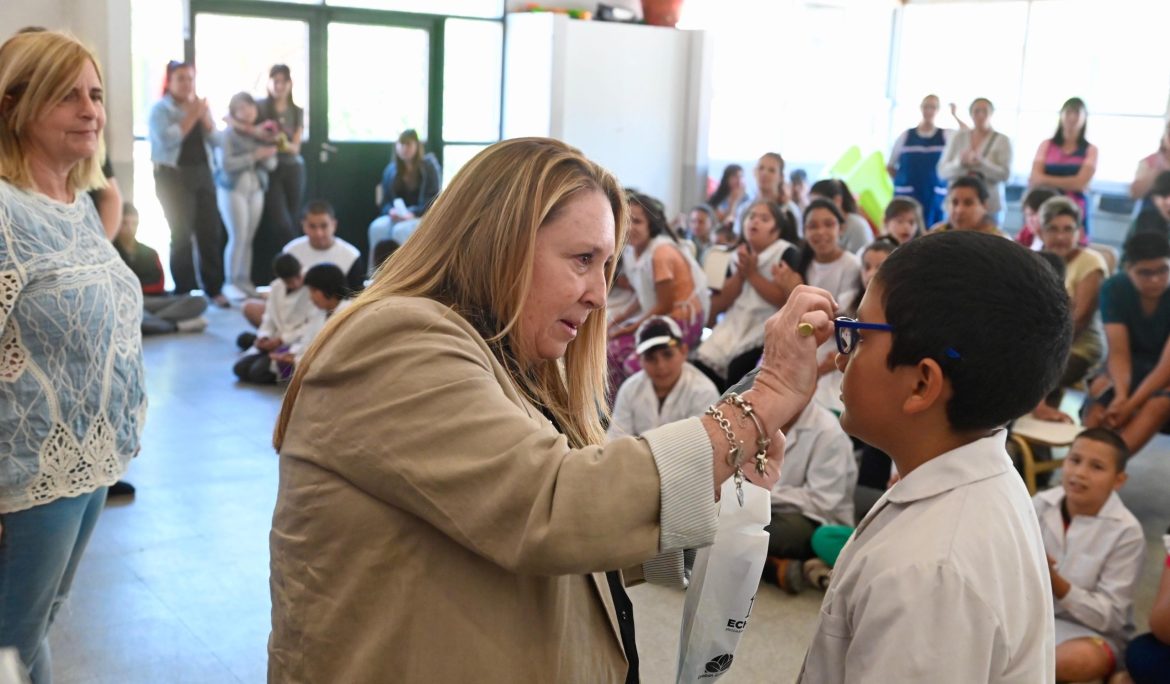 EL MUNICIPIO ENTREGÓ LENTES DEL PROGRAMA OFTALMOLÓGICO ECHEverRÍA EN TRES ESCUELAS DEL DISTRITO