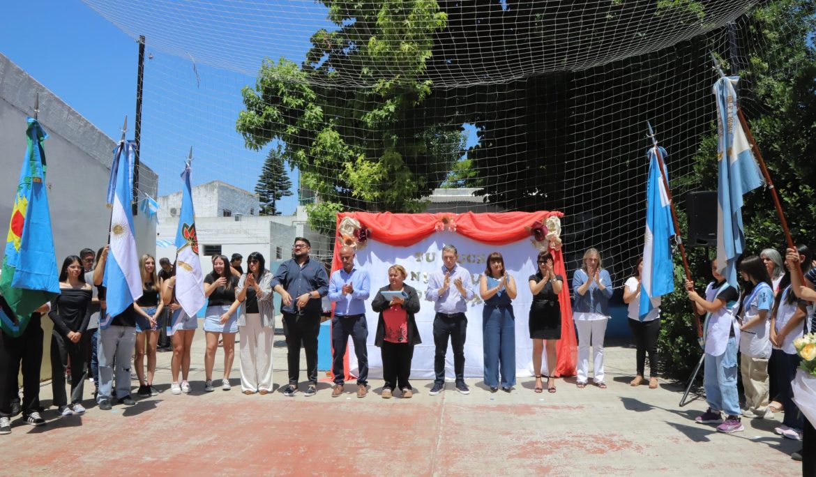 MONTE GRANDE: FERNANDO GRAY PARTICIPÓ DEL ACTO DE IMPOSICIÓN DE NOMBRE DE LA ESCUELA SECUNDARIA N° 29