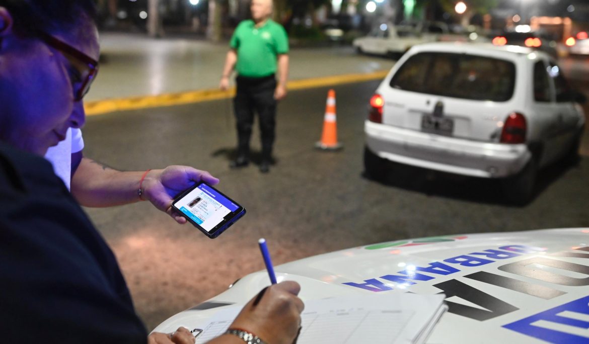 OPERATIVO DE SEGURIDAD Y CONTROL VEHICULAR EN MONTE GRANDE