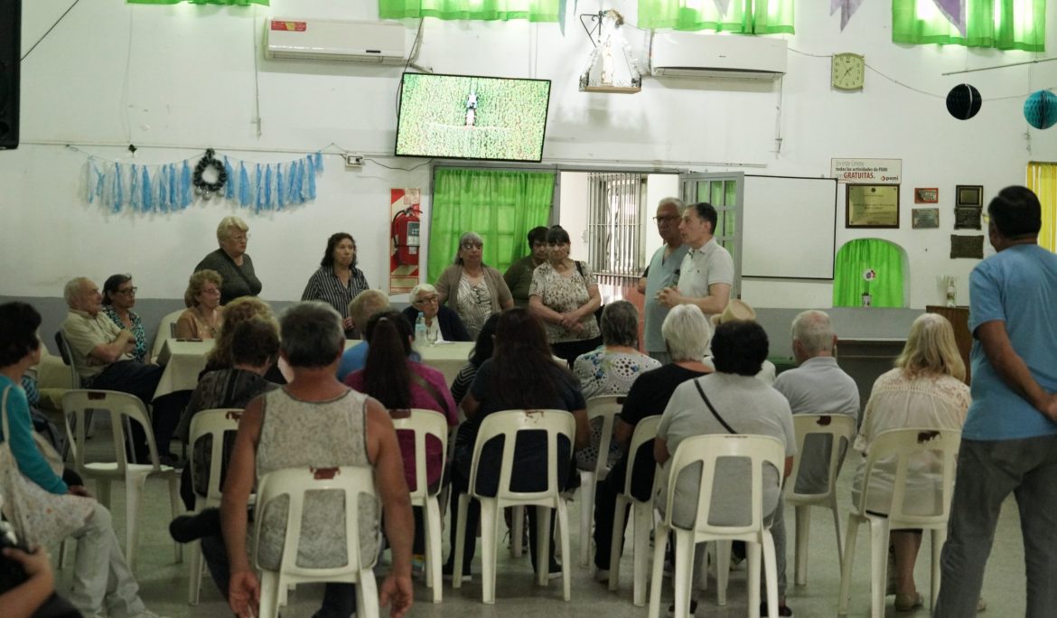 FERNANDO GRAY MANTUVO UN ENCUENTRO CON INTEGRANTES DEL CENTRO DE JUBILADOS Y PENSIONADOS BUENA ONDA