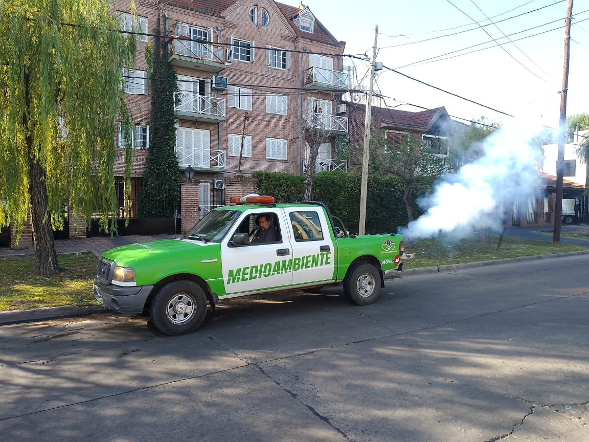 SIGUEN LOS OPERATIVOS DE FUMIGACIÓN EN BARRIOS DEL DISTRITO