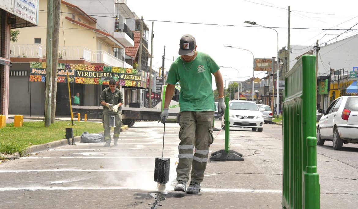 EL MUNICIPIO REALIZA TAREAS DE TOMADO DE JUNTAS EN CALLES Y AVENIDAS