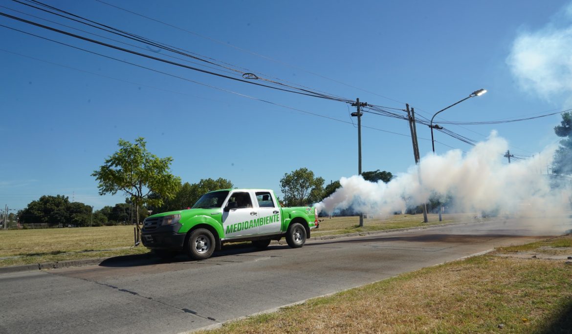 AVANZAN LAS TAREAS DE FUMIGACIÓN EN BARRIOS DEL DISTRITO