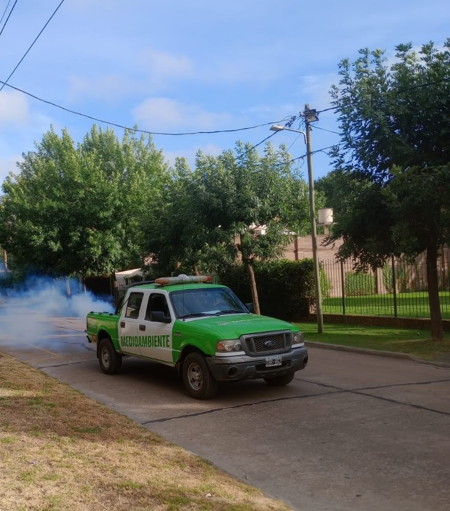 CONTINÚAN LAS TAREAS DE FUMIGACIÓN EN EL DISTRITO