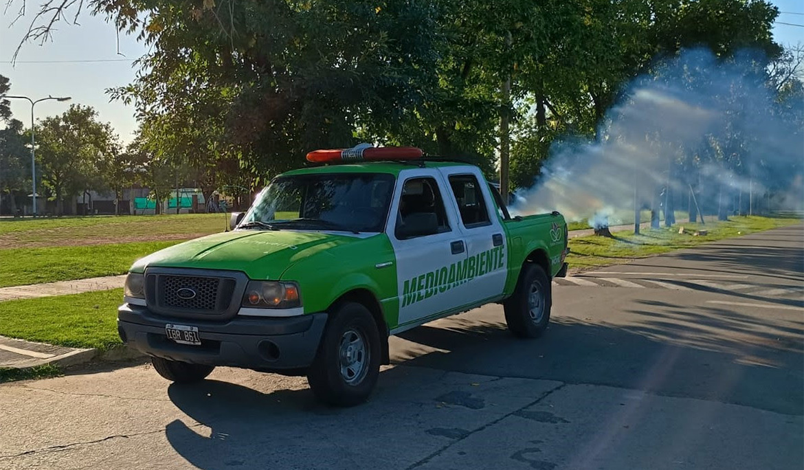 CONTINÚAN LAS TAREAS DE FUMIGACIÓN EN EL DISTRITO