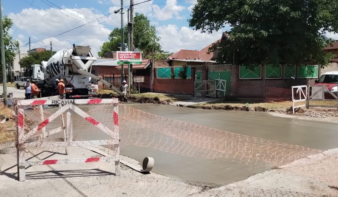 EL MUNICIPIO REALIZÓ OBRAS DE BACHEO EN MONTE GRANDE Y EL JAGÜEL