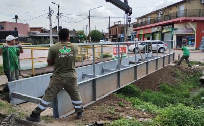 EL MUNICIPIO DE ESTEBAN ECHEVERRÍA INSTALÓ NUEVOS PUENTES PEATONALES EN EL DISTRITO