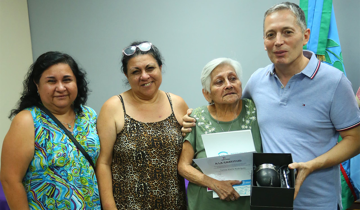 EN EL MARCO DEL DÍA DE LA MUJER, FERNANDO GRAY AGASAJÓ A TRABAJADORAS VECINALES DEL DISTRITO