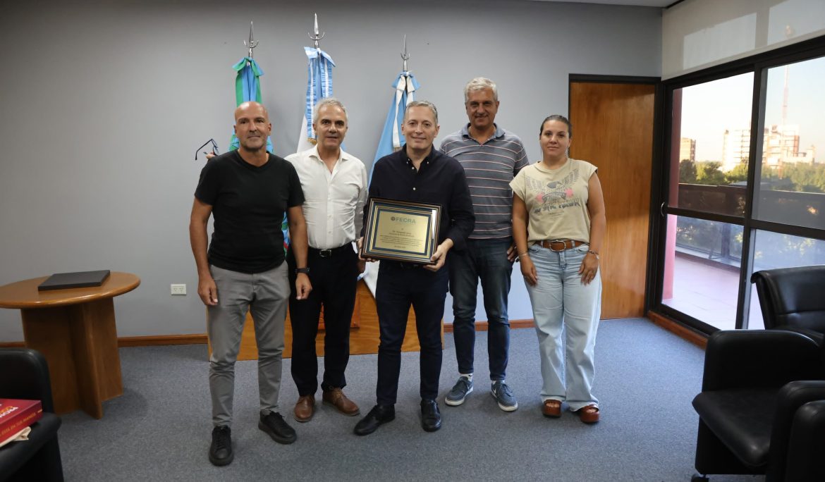 FERNANDO GRAY SE REUNIÓ CON AUTORIDADES DE LA FEDERACIÓN DE EMPRESARIOS DEL COMBUSTIBLE DE LA REPÚBLICA ARGENTINA